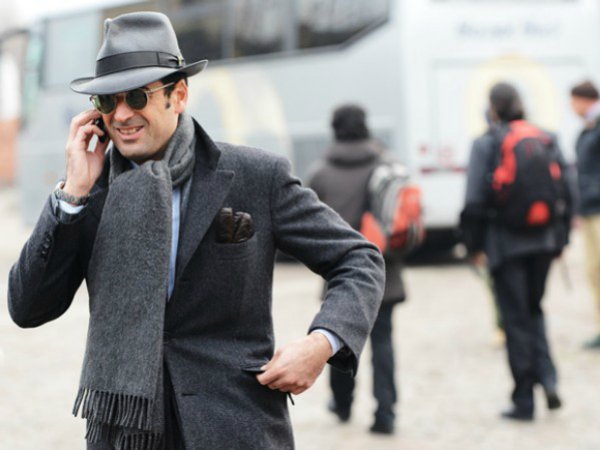 Перчатки в нагрудном кармане (2)