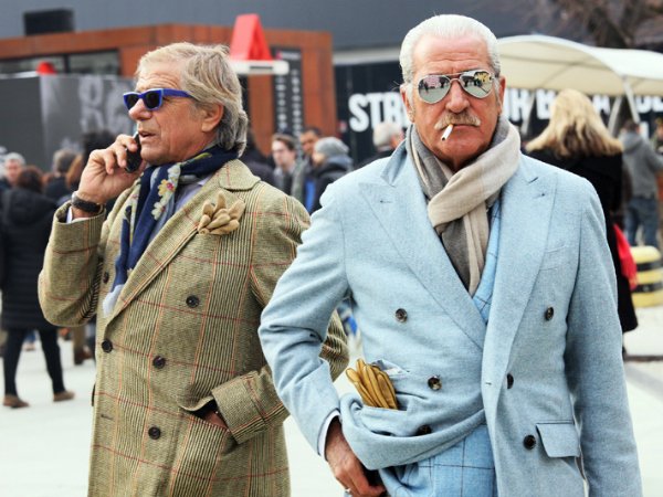 Перчатки в нагрудном кармане