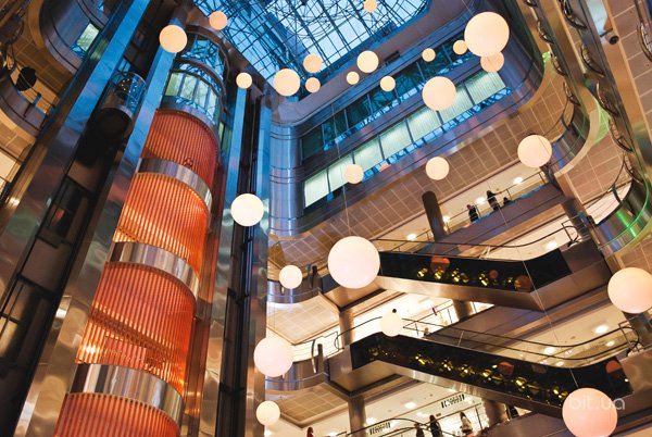 День рождения торгового центра Mandarin Plaza