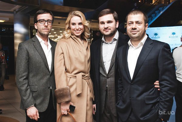 День рождения торгового центра Mandarin Plaza