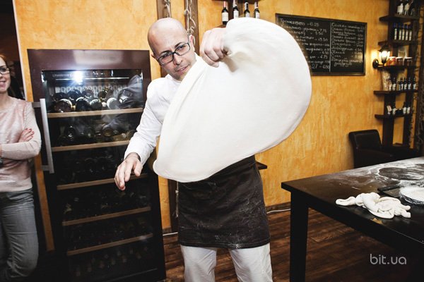 Настоящая сицилийская пицца или как прошел мастер-класс Паскуалино Барбоссо по акробатической пицце в La Forchetta