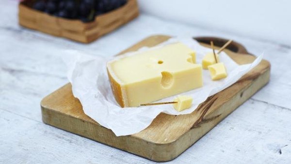 5 сыров, которые обязательно стоит попробовать: швейцарские сыры