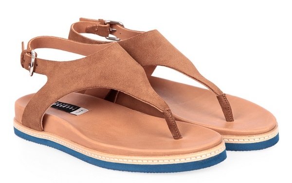 Выбор редакции: 25 трендовых сандалей лета