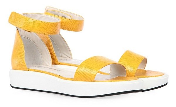 Выбор редакции: 25 трендовых сандалей лета