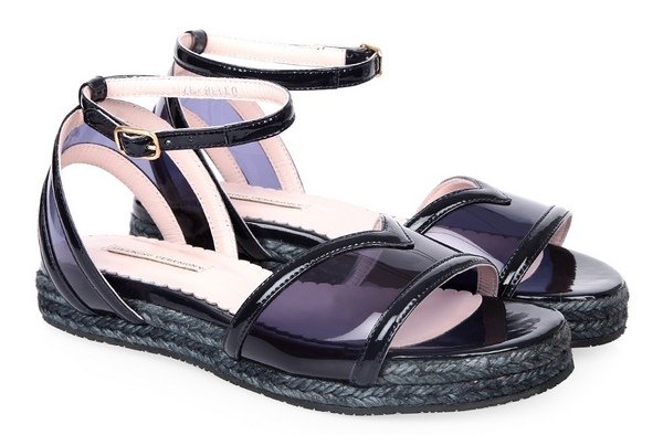 Выбор редакции: 25 трендовых сандалей лета