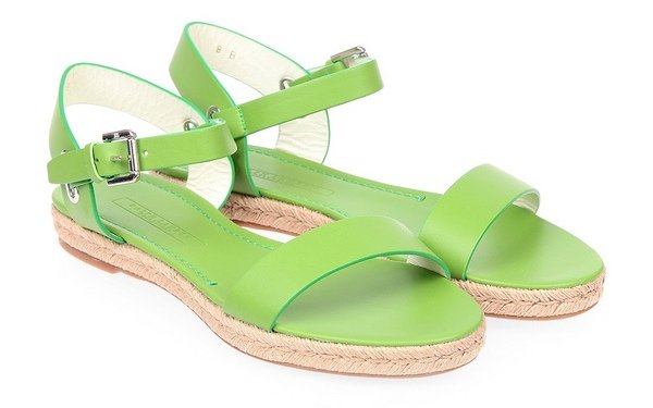 Выбор редакции: 25 трендовых сандалей лета