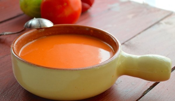 5 рецептов летних холодных супов - окрошка, гаспачо, холодник, вишисуаз и суп из авокадо