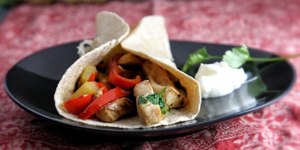 Остренького: три рецепта для hot-ужина - салат с кускусом, суп и фахитас