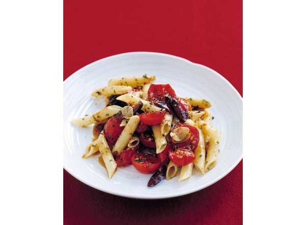 4 летних рецепта пасты - с пассатой, оливками, беконом и креветками