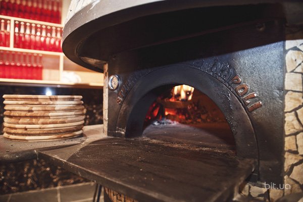Новое заведение: пицца и стейки - Tarantino Italian&Grill на Позняках