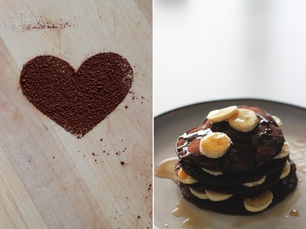 Полезные десерты: шоколадные оладьи к завтраку