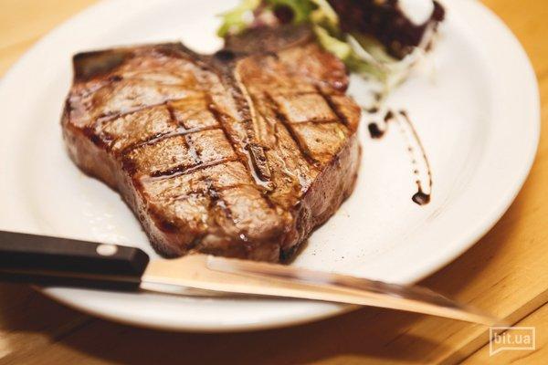 Разговор о мясе: 7 вопросов шеф-повару стейкхауса