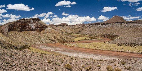 ruta-40-stretches-more-than-3000-miles-from-argentinas-northern-border-to-its-southern-tip-it-crosses-18-rivers-and-passes-20-national-parks-making-it-a-perfect-scenic-drive