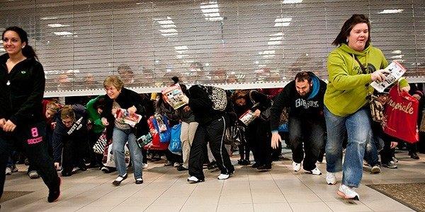 black-friday-shopping-620km111612-1363291018