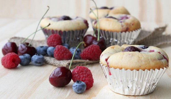 Berry-Cherry-Muffins