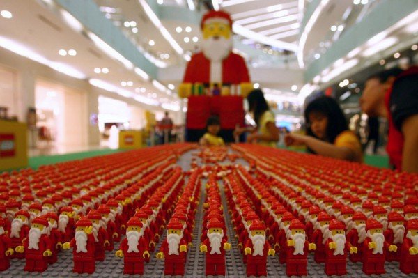 1442843370-1442600945-christmas-lego