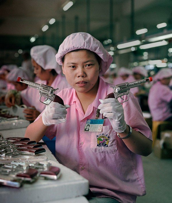 02-toy-factory-portraits