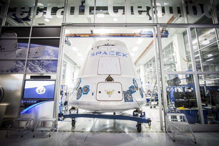 spacexs-dragon-capsule-will-be-one-of-the-first-commercial-spacecraft-to-launch-humans-into-space