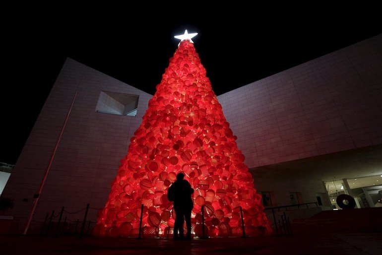 Wider Image: Christmas trees around the world