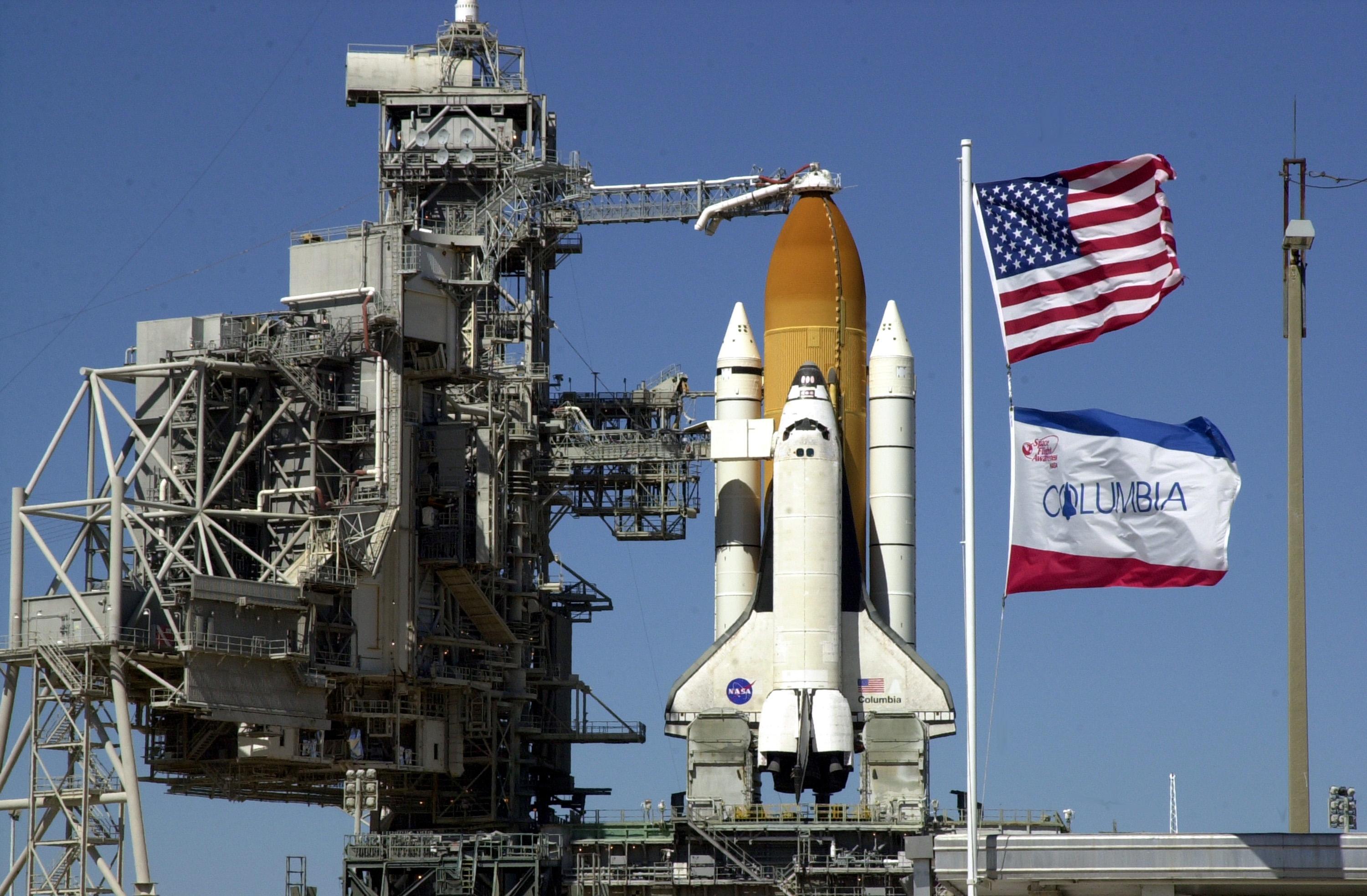 Columbia_STS-109_preparing_for_launch
