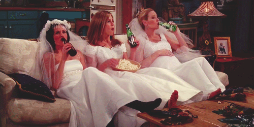 2014-09-18-friendsmonicarachelphoebeinweddinggowns-thumb
