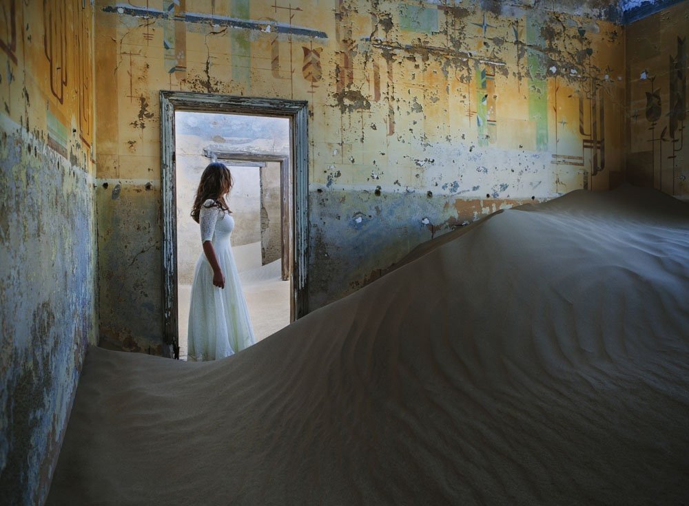 mcevoy-tells-ti-that-she-was-unsure-whether-she-was-going-to-turn-the-photos-into-a-series-until-she-arrived-in-kolmanskop